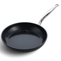 Batterie de cuisine GreenPan - Barcelona Pro XXL 8 pièces (18/20/28/30/28/28 cm) : casserole avec couvercle, 2 poêles, cocotte avec couvercle, wok et plat à four.