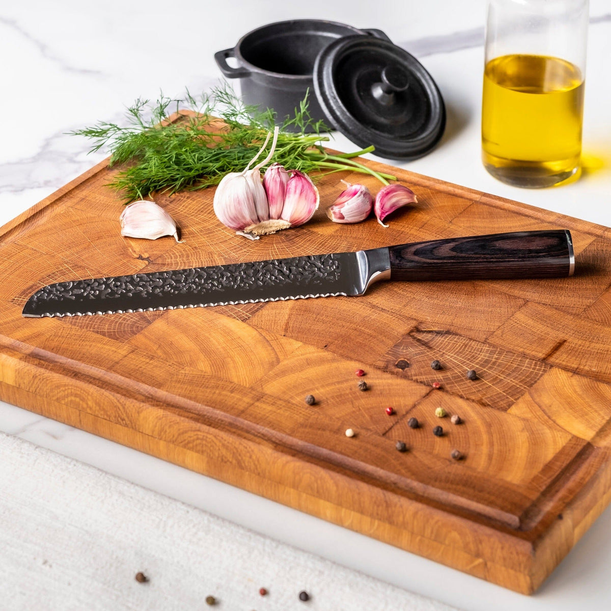 Couteaux Shinrai - Coffret de 4 couteaux en acier inoxydable martelé - Couteau de chef + Couteau à pain + Nakiri + Couteau d'office